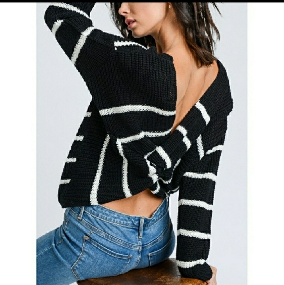 🔥CLOSET CLEAROUT🔥💥💥TWISTBACK STRIPED SWEATER💥